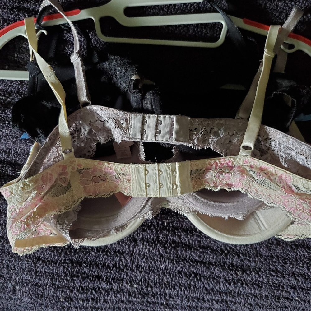 Vs Bras - image 2
